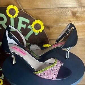 Betsey Johnson Watermelon Tavie Rhinestone Stripe Open Toe Kitten Heel Shoe 7.5
